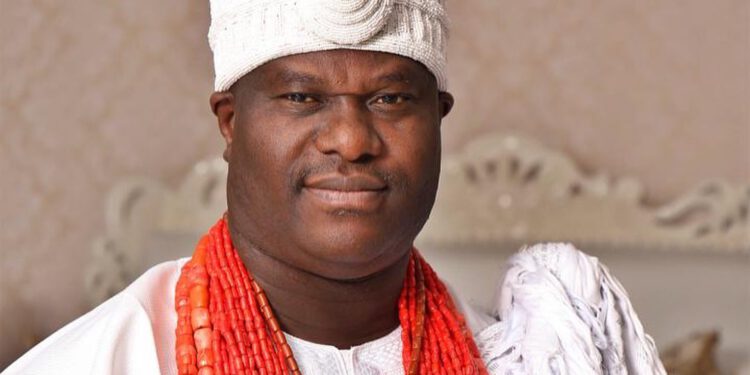 OONI VISITS DANGOTE REFINERY, SAYS “ECONOMIC SOLUTIONS WITHIN”