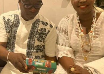2023: Princess Adenike Akindele Takes Tinubu Campaign To KWAM I Musical Show; Distributes Special Tinubu Radios To Guests