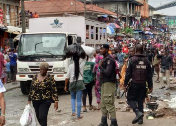 STREET TRADERS SACKED FROM OSHODI MARKET AS TASKFORCE ENFORCE ENVIRONMENTAL LAW REGIME
