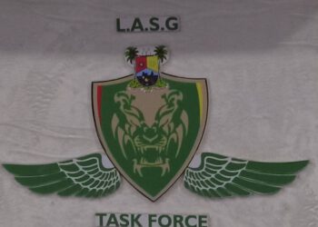 ENVIRONMENTAL SANITY: TASKFORCE HAMMER DROPS ON VEHICLES CAUSING PUBLIC NUISANCE ON AKIN ADESOLA STREET VICTORIA ISLAND