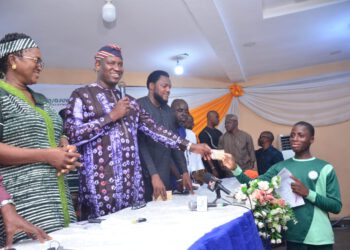 Face Your Studies, Be Diligent, Avoid Distraction, Rasaq Ajala Urges Students As 250 Benefit From Odiolowo/Ojuwoye’s Free GCE Form Project