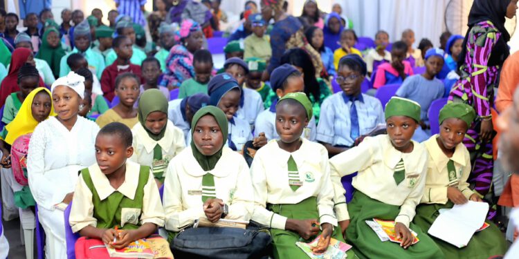 Odiolowo/Ojuwoye Celebrates The Girl Child; Focus On Your Goals, Work Hard To Achieve Them – Mrs Muheebah Kenny Ajala