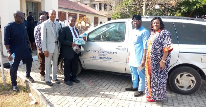 Ajayi Crowther Uni. Alumni Donate Sienna Bus to Alma Mater