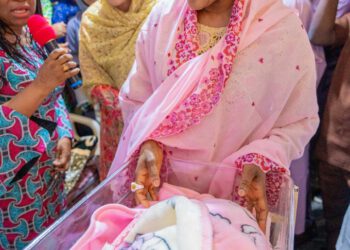 FIRST LADY OLUREMI TINUBU CON WELCOMES BABY OF THE YEAR