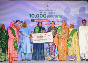 FIRST LADY OLUREMI TINUBU FLAGS OFF DISTRIBUTION OF PROFESSIONAL KITS TO MIDWIVES IN NORTH WEST NIGERIA