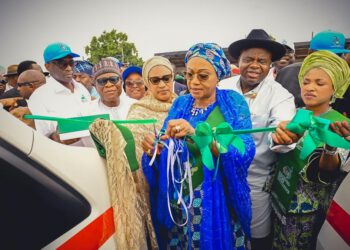 FIRST LADY OLUREMI TINUBU FLAGS OFF NDDC/RHI MEDICAL OUTREACH/ HEALTH INSURANCE FOR RURAL DWELLERS
