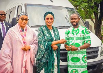 Empowering Faith in Action: First Lady Oluremi Tinubu Gifts 7 Hybrid Buses To CAN Youth Wing