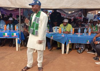 LG Election: Akinpelu Visits Ward B, Shasha Ilupeju, Promises to Give Attention to the Community