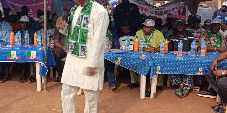LG Election: Akinpelu Visits Ward B, Shasha Ilupeju, Promises to Give Attention to the Community