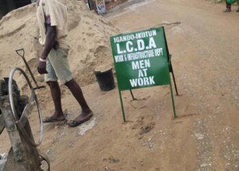Igando-Ikotun LCDA Chairman Akinsanya Commences Rehabilitation of Drainages At AnuOluwapo Street
