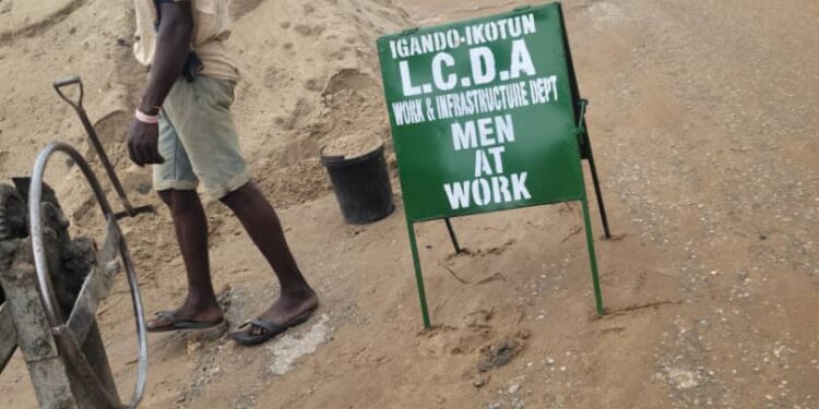 Igando-Ikotun LCDA Chairman Akinsanya Commences Rehabilitation of Drainages At AnuOluwapo Street