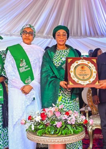 FIRST LADY OLUREMI TINUBU DONATES 3 MOBILE AMBULANCES TO TARABA GOVERNMENT, NYSC