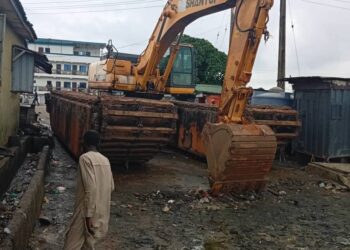 APAPA IGANMU LCDA DEPLOYS SWAMP BUGGY TO TACKLE FLOODING, RESTORE ENVIRONMENTAL SAFETY